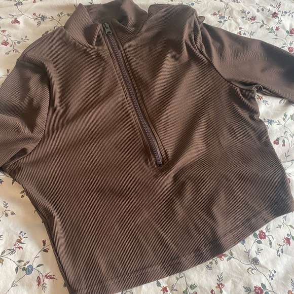 Cropped 1/4 Zip Up - Picture 1 of 3